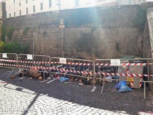 Viterbo - Rifiuti incendiati a piazza Verdi