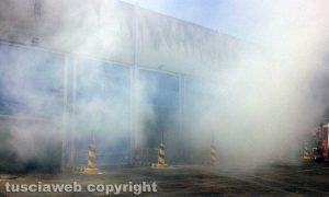 Viterbo - Incendio all'impianto per lo smaltimento dei rifiuti di Casale Bussi