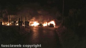 Viterbo - Cassonetti in fiamme alla Volpara