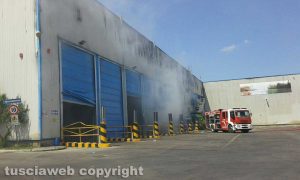 Viterbo - Incendio all'impianto per lo smaltimento dei rifiuti di Casale Bussi