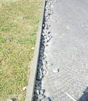 Viterbo - Parcheggio di fronte viale Armando Diaz nel degrado