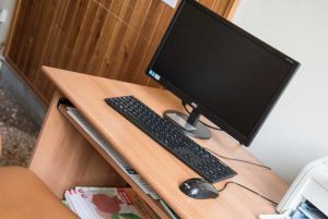 Cultura - La Banca di Viterbo dona tre computer all'istituto Merlini