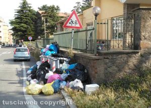 Immondizia in via Murialdo