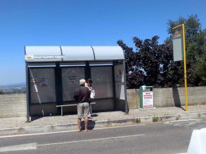 Le fermate dei bus a Belcolle 
