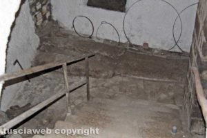 Viterbo - I sotterranei della residenza medioevale L'incontro