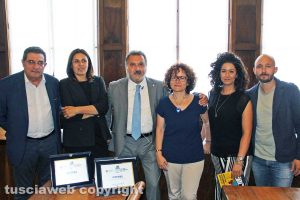 Viterbo - “Le strade del commercio del Lazio” - L'assessora Perà e il consigliere regionale Panunzi con le associazioni di categoria