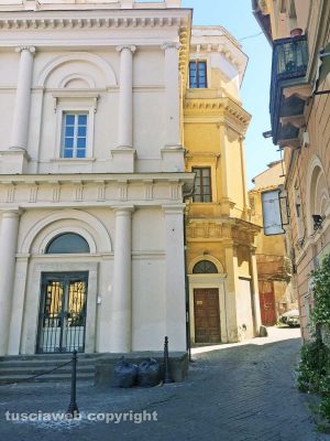 Viterbo - La facciata del teatro dell'Unione