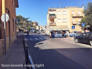 Tarquinia - Donna travolta e uccisa da un'auto in via delle Croci - L'intervento della polizia
