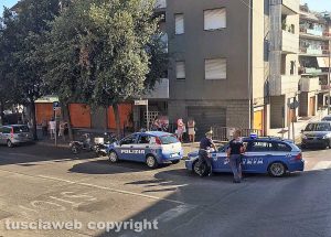 Tarquinia - Donna travolta e uccisa da un'auto in via delle Croci - L'intervento della polizia
