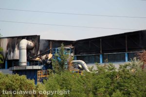 Viterbo - Incendio all'impianto per lo smaltimento dei rifiuti di Casale Bussi