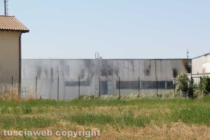 Viterbo - Incendio all'impianto per lo smaltimento dei rifiuti di Casale Bussi