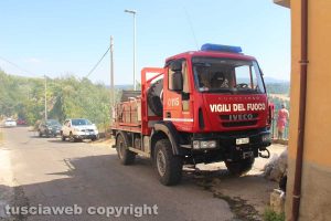 Viterbo - Vastissimo incendio a Sant'Angelo di Roccalvecce - L'intervento dei vigili del fuoco