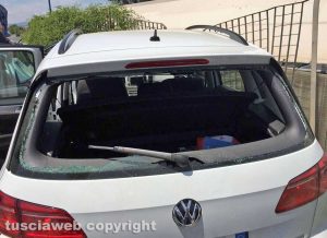 Viterbo - Polizia - Rocambolesco inseguimento sulla E45 - La Golf fermata