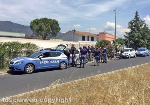 Viterbo - Polizia - Rocambolesco inseguimento sulla E45