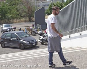 Andrea Rossi all'uscita dal tribunale di Viterbo