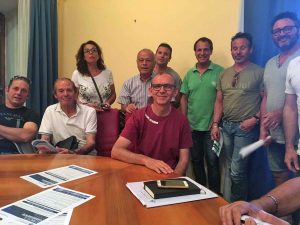 Pastelli con alcuni artigiani intervenuti all'assemblea