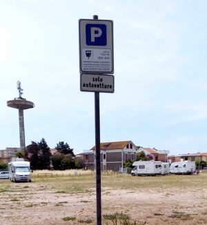 Tarquinia - Area camper nell'abbandono