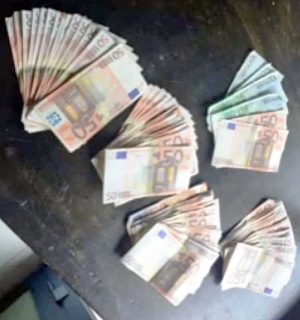 Guardia di finanza - Operazione Alì Babà - I soldi sequestrati
