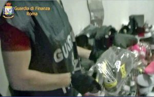 Roma - Il laboratorio clandestino al Pigneto