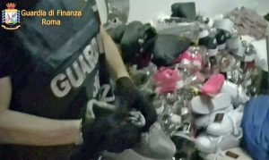 Roma - Il laboratorio clandestino al Pigneto