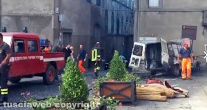 Montefiascone - Il furgoncino andato a fuoco 