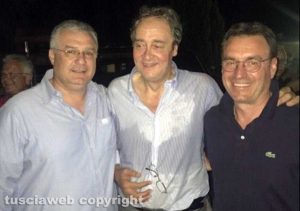 Tarquinia - Pietro Mencarini festeggia la vittoria con Bacocco e Ciarlanti