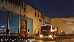 Viterbo - L'impianto di smaltimento rifiuti di Casale Bussi in fiamme