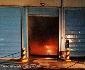 Viterbo - L'impianto di smaltimento rifiuti di Casale Bussi in fiamme