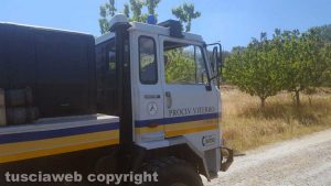 Celleno - incendio - Bosco e sterpaglie in fiamme