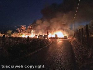 Viterbo - Cassonetti in fiamme alla Volpara