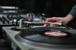 Un dj