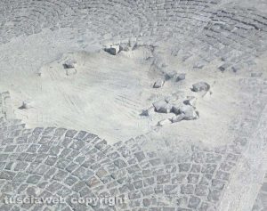 Viterbo - Parcheggio di fronte viale Armando Diaz nel degrado