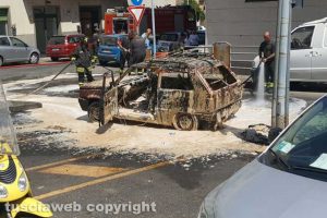 Viterbo - Auto in fiamme a via Montenero