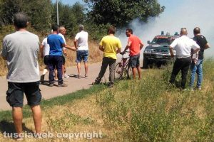 Tuscania - Incendio nel quartiere ex Gescal