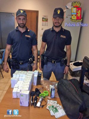 Ostia - Polizia - Furto in un centro massaggi