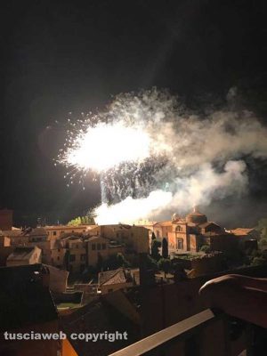 Tuscania - I fuochi d'artificio per la festa della lavanda 