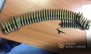 Roma - La cintura di proiettili sequestrata