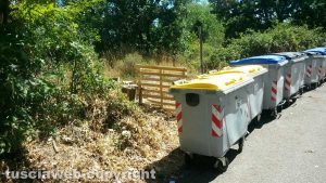 La situazione dell'isola ecologica in strada Monte Pizzo