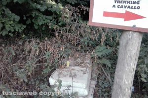 Incuria e inciviltà al parco dei Cimini