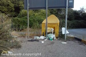 Incuria e inciviltà al parco dei Cimini