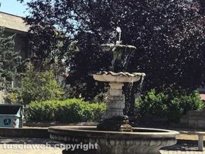 Tuscania - La fontana liberata dalla gabbia 