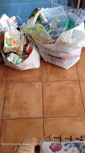 Viterbo - Rifiuti accumulati in casa