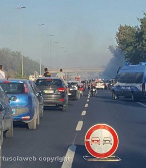 Roma - Incendio sul Gra