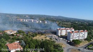 Viterbo - Incendio in zona Carmine