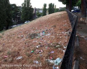 Viterbo - Sacrario - Prati usati come discarica