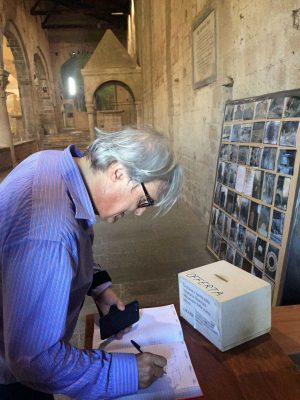 Tuscania - Vittorio Sgarbi visita le chiese romaniche