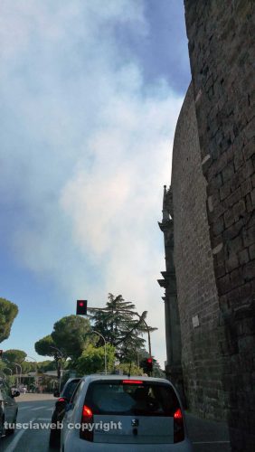 Viterbo - Incendio in zona Carmine