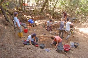 Viterbo - Il gruppo archeologico romano al lavoro