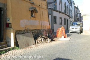 Viterbo - Quartiere San Faustino - Tubo esploso e perdita d'acqua