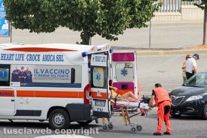 Viterbo - Scontro auto-furgone in via Falcone e Borsellino